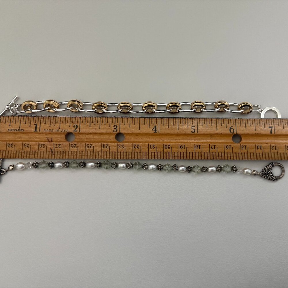 Lot of Eight 8 Bracelets - Picture 6 of 10